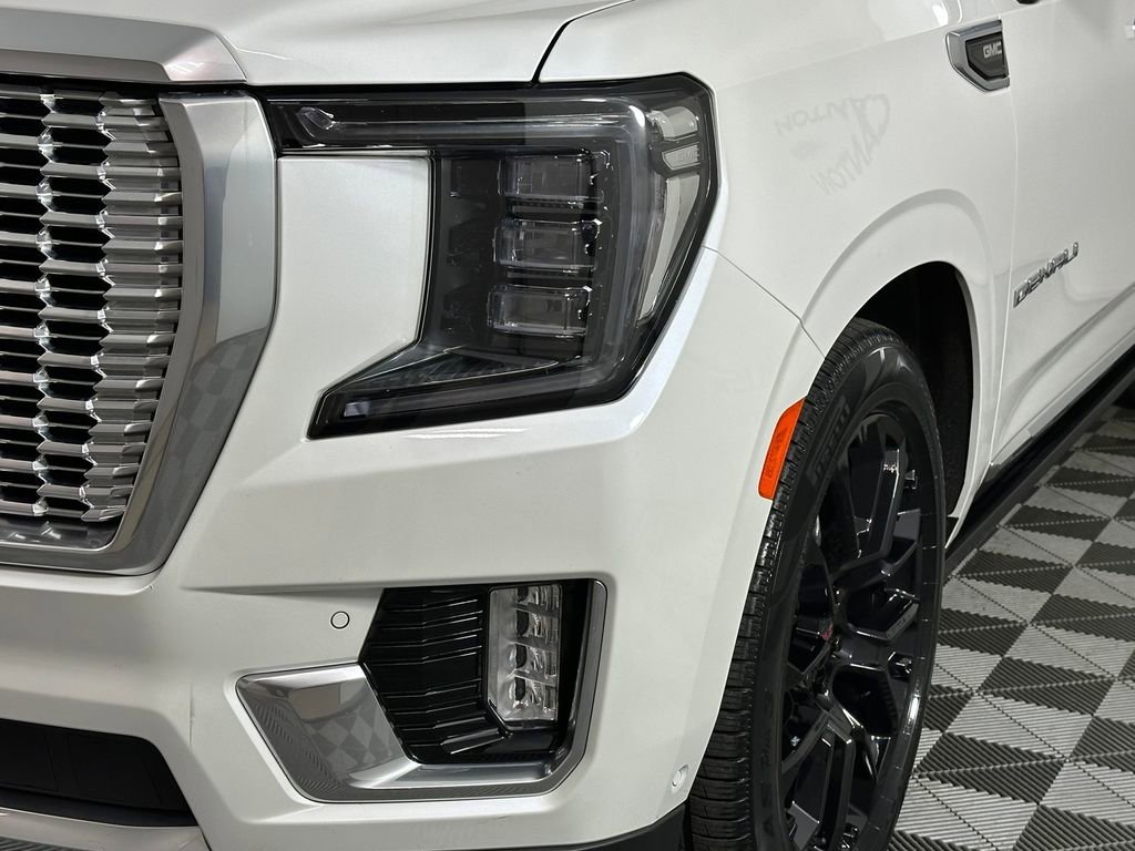 Used 2023 GMC Yukon XL Denali w/ Denali Reserve Package AWD/4WD image 13