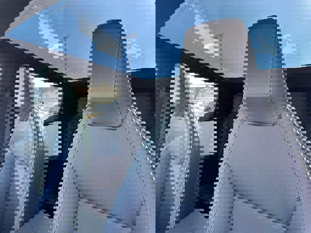 Used 2024 Tesla Cybertruck AWD Crew Cab image 28