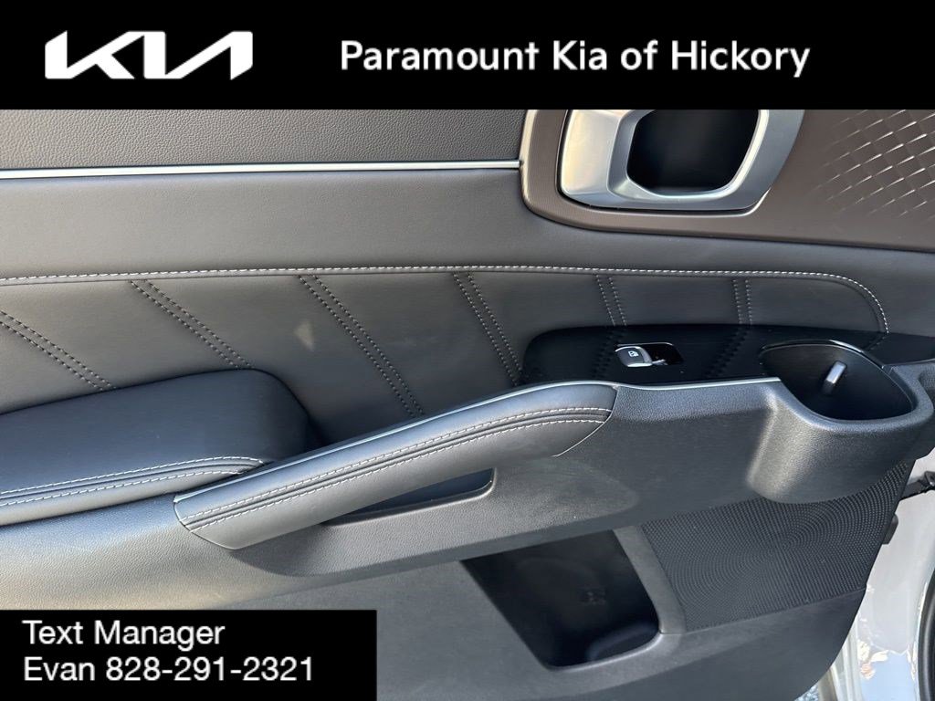 Used 2025 Kia Sorento SX FWD image 16