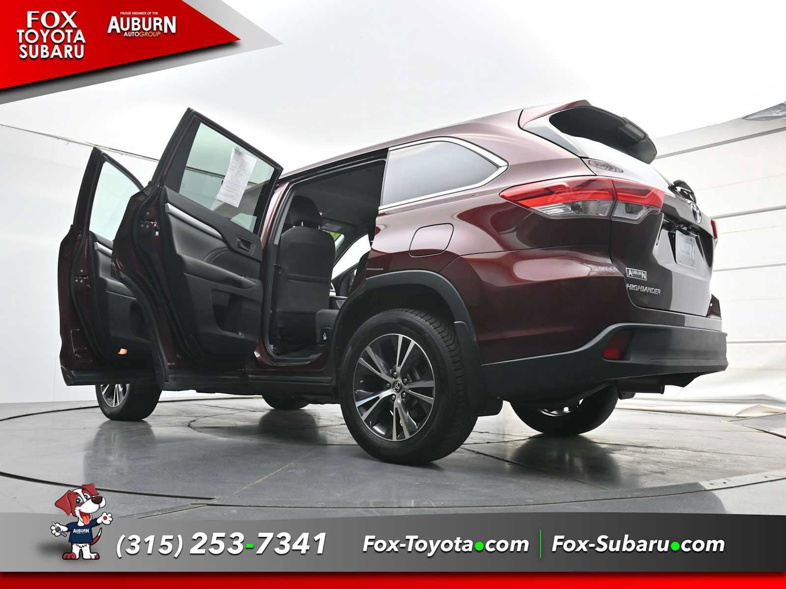 Used 2019 Toyota Highlander LE AWD/4WD image 35