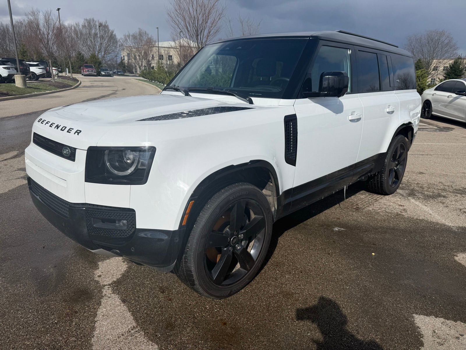 Used 2024 Land Rover Defender 130 X-Dynamic SE image 1