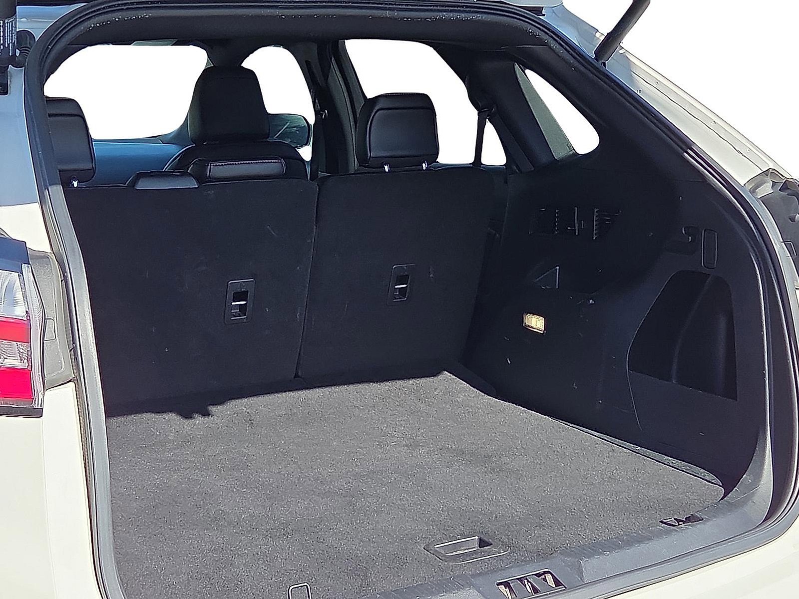 Used 2020 Ford Edge ST-Line w/ Cold Weather Package image 8