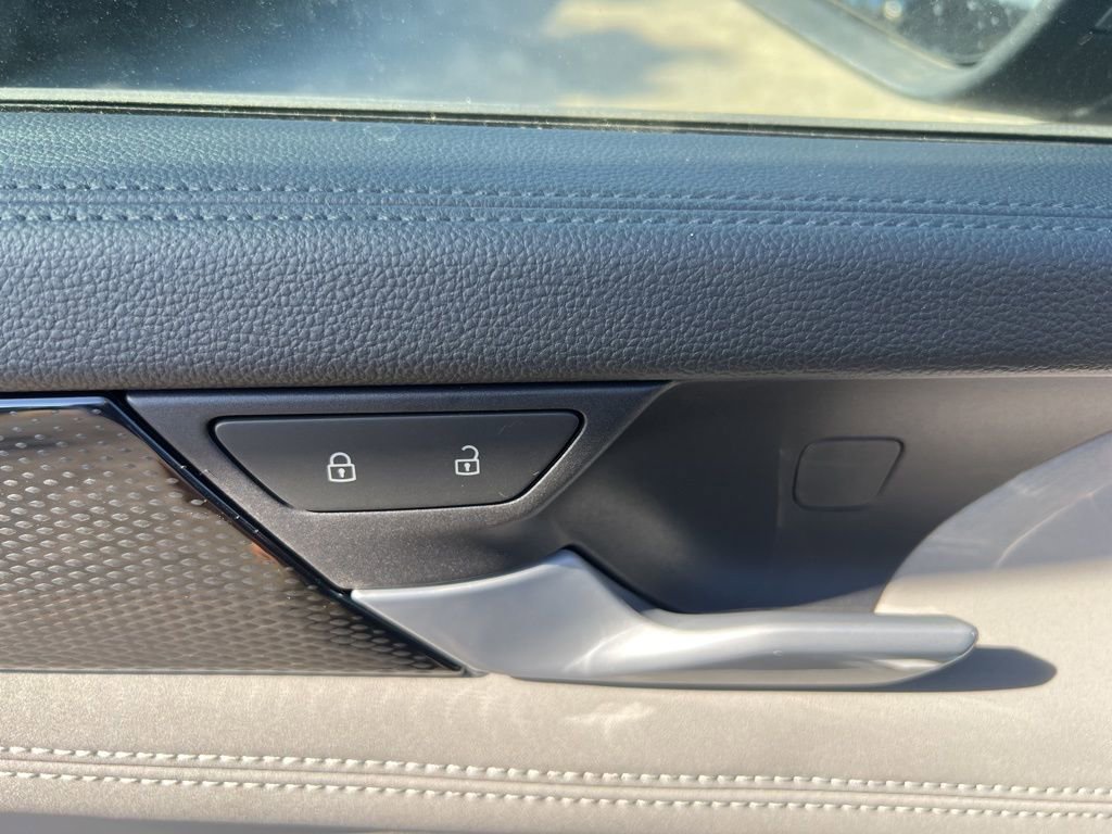 New 2025 Volkswagen Tiguan SE image 20