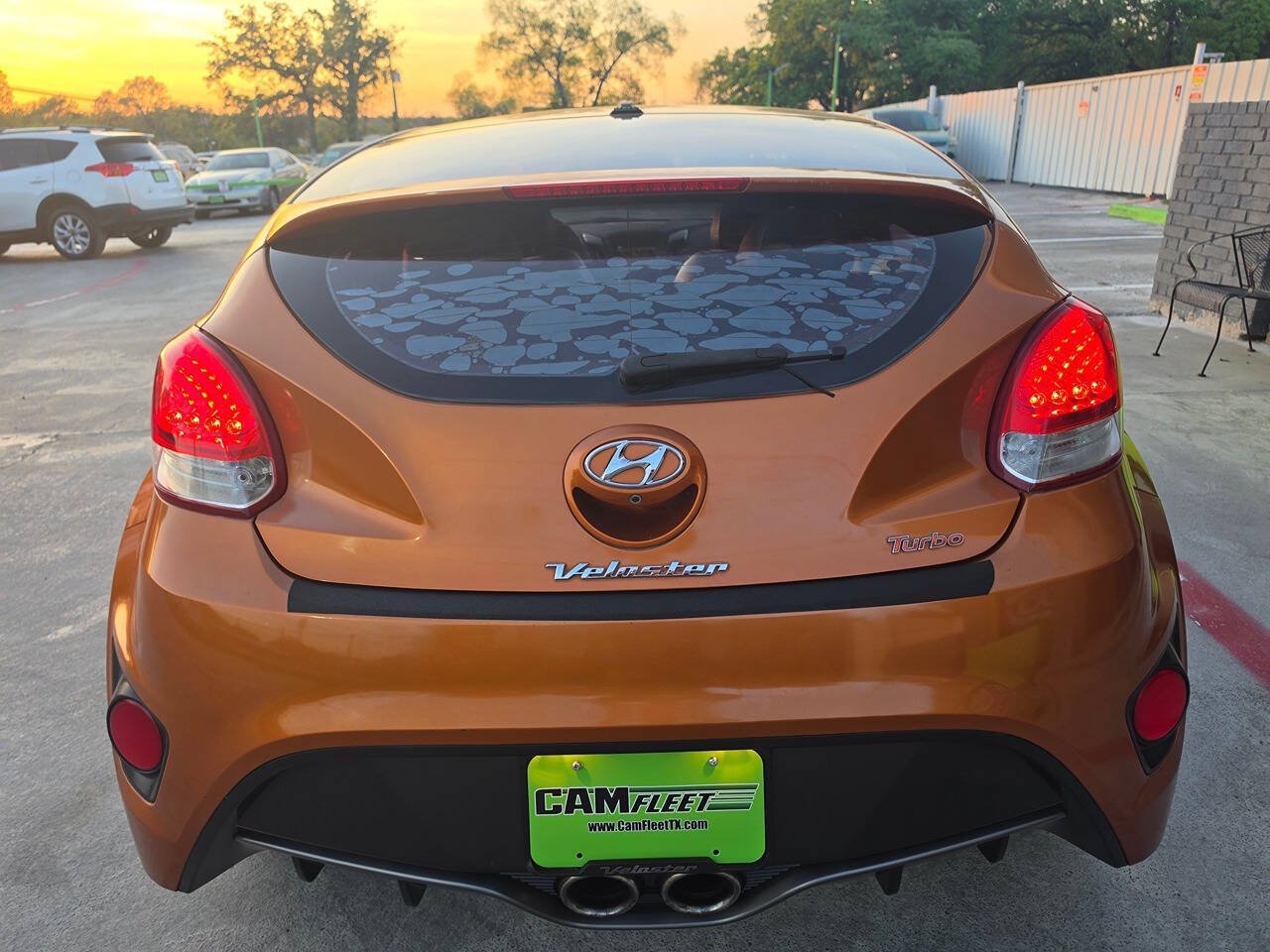 Used 2015 Hyundai Veloster Turbo FWD image 11