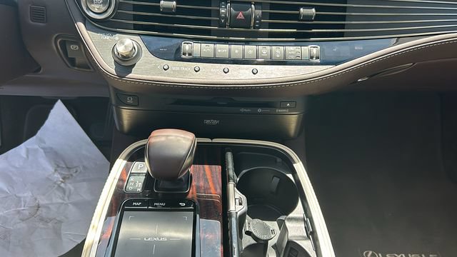 Used 2018 Lexus LS 500 w/ Interior Upgrade Package RWD image 21