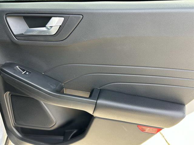 Used 2025 Ford Escape ST-Line image 17