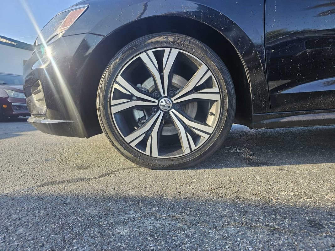 Used 2021 Volkswagen Passat 2.0T SE image 5