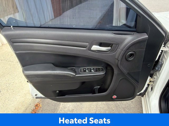 Used 2015 Chrysler 300 S RWD image 8