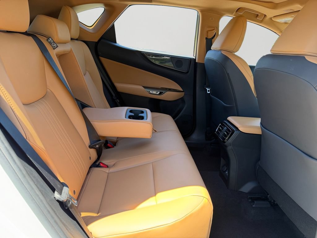 Used 2024 Lexus NX 250 FWD image 9
