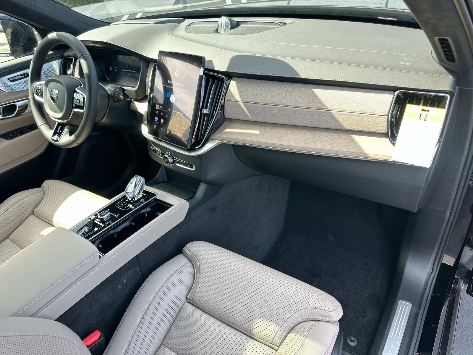 New 2026 Volvo XC90 B6 Ultra w/ Lounge Package image 22