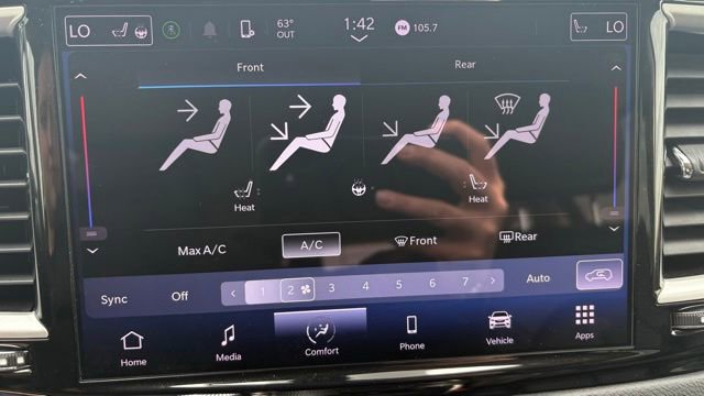Used 2023 Chrysler Pacifica Touring-L FWD image 25