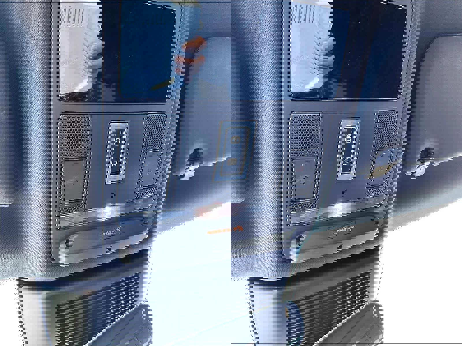 Used 2024 Jaguar E-PACE R-Dynamic SE image 37