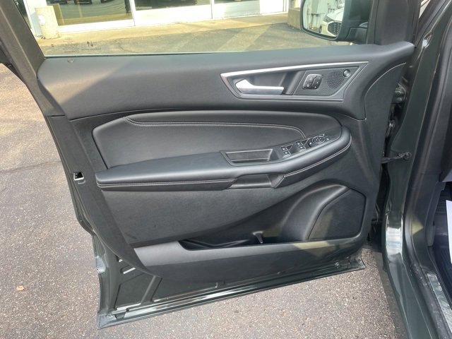 Certified 2024 Ford Edge Titanium w/ Equipment Group 301A image 15