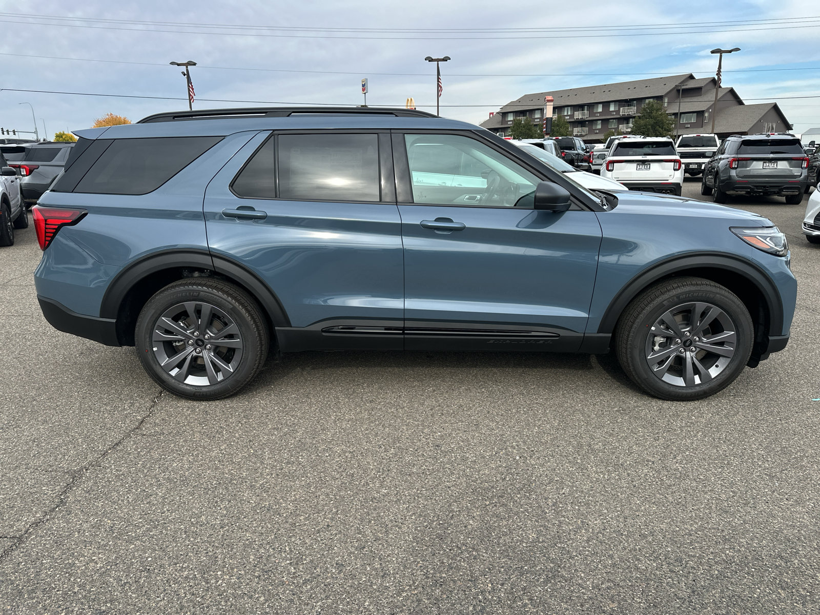New 2026 Ford Explorer Active w/ Active Comfort Package AWD/4WD image 6