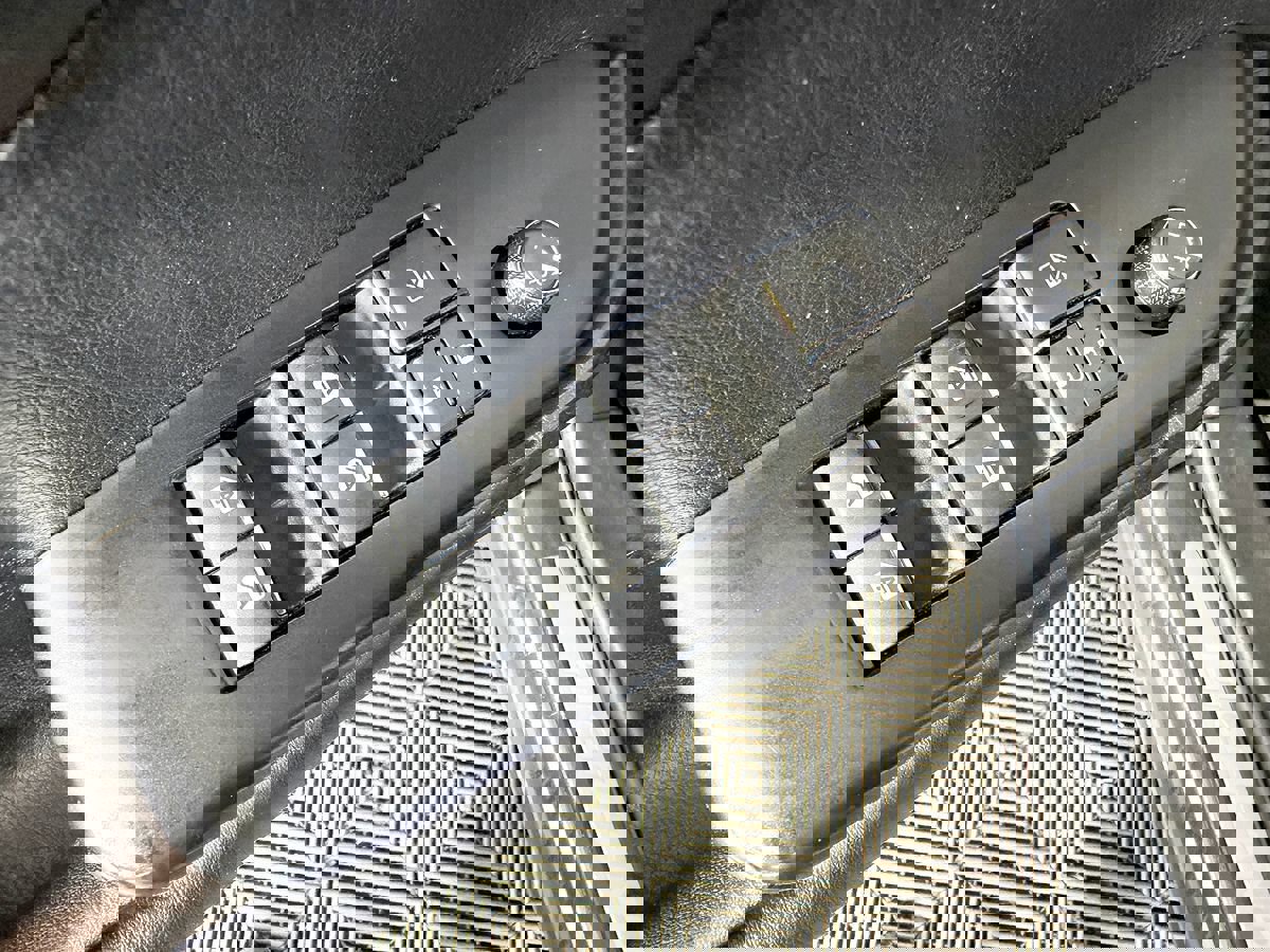 Used 2018 Toyota Highlander Limited image 27