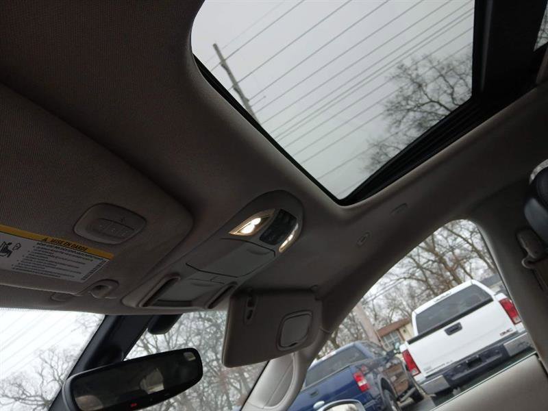 Used 2018 Chrysler Pacifica Limited image 22