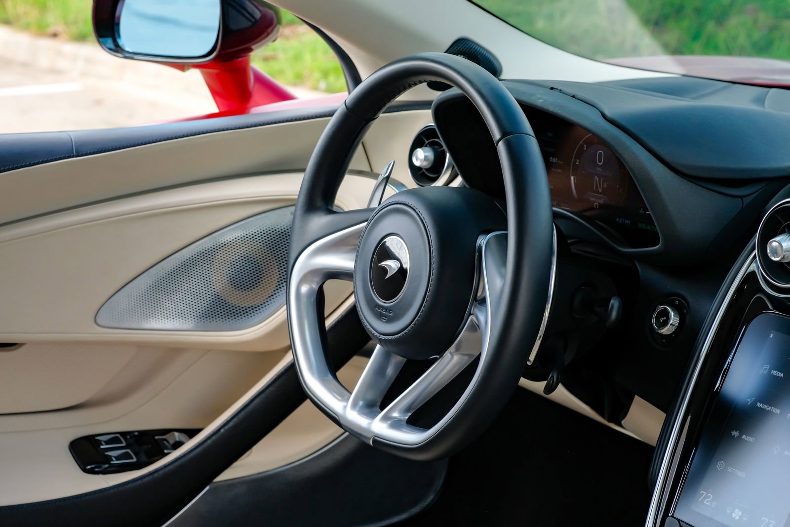 Used 2021 McLaren GT image 15