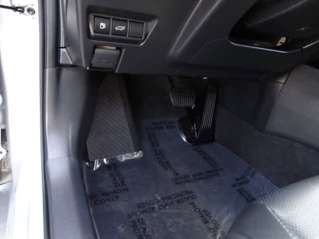 Used 2024 Toyota Prius Limited w/ Limited Premium Package image 16