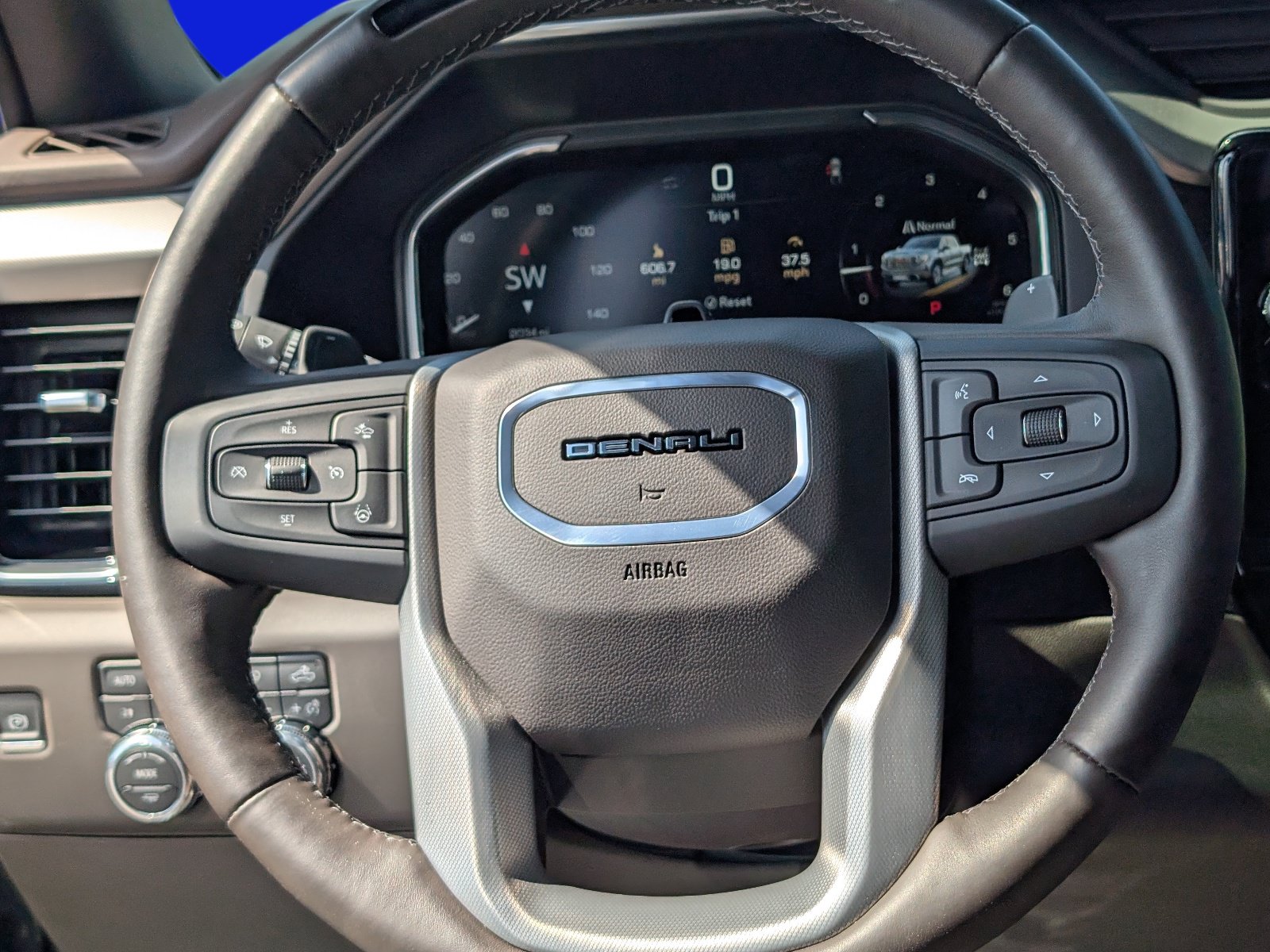 Used 2026 GMC Sierra 1500 Denali AWD/4WD image 18