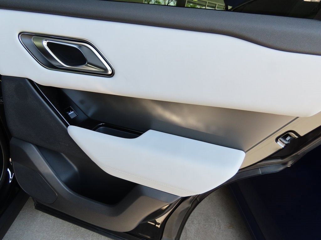 Used 2025 Land Rover Range Rover Velar Dynamic SE image 20