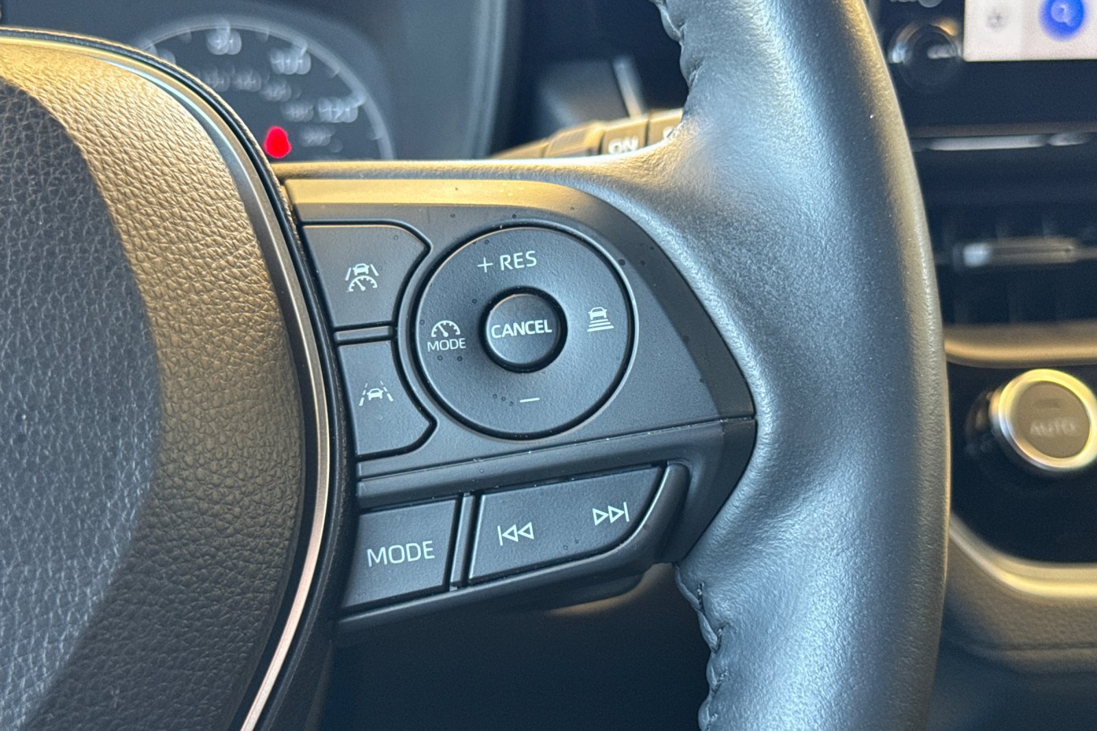 Used 2023 Toyota Corolla Cross AWD Hybrid image 28