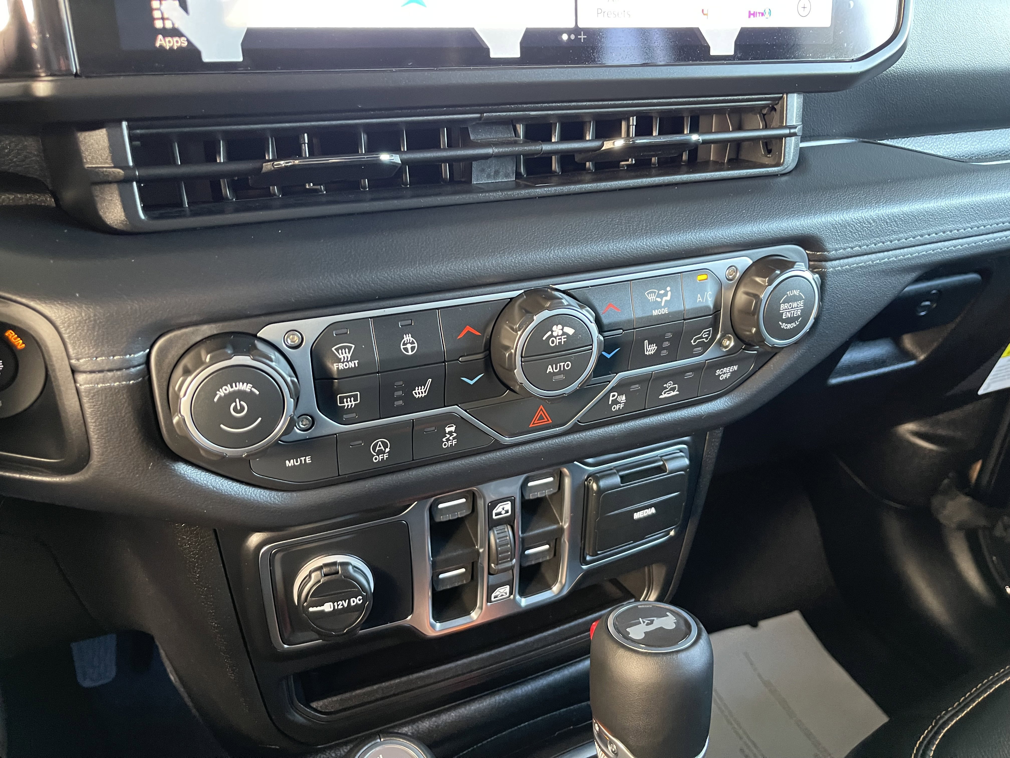 New 2026 Jeep Wrangler Sahara image 27
