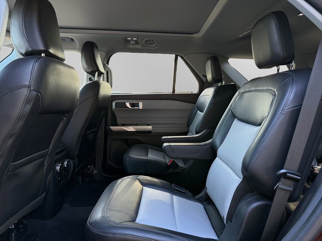 Certified 2022 Ford Explorer XLT w/ Equipment Group 202A image 12