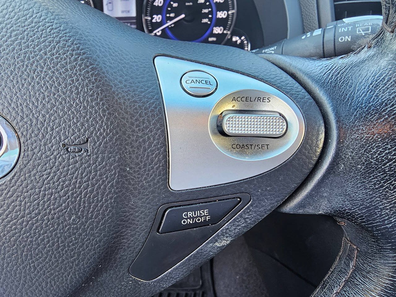 Used 2017 INFINITI QX70 2WD image 19