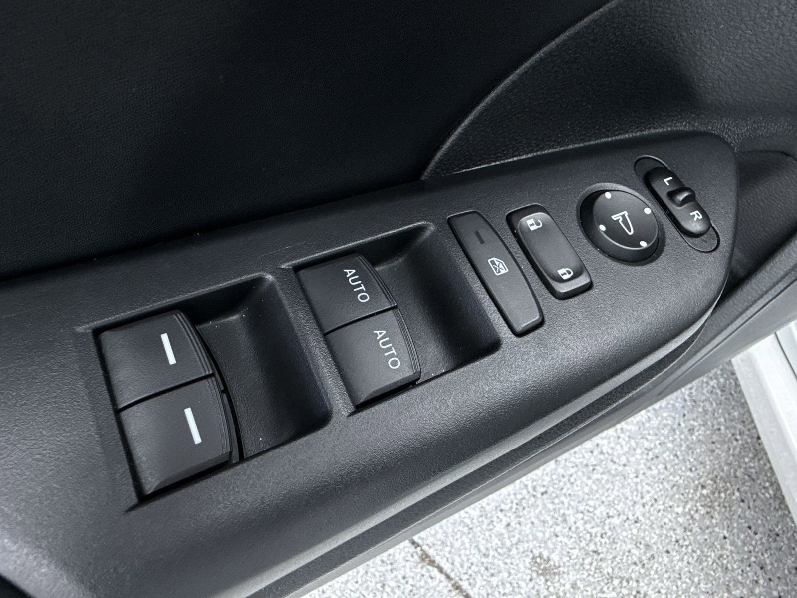 Used 2022 Honda Insight Touring image 18