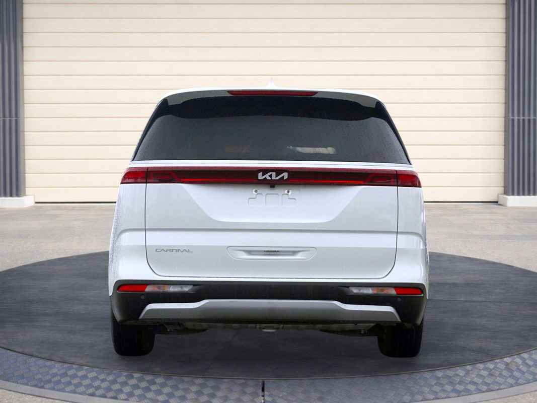 Used 2024 Kia Carnival LX FWD image 6