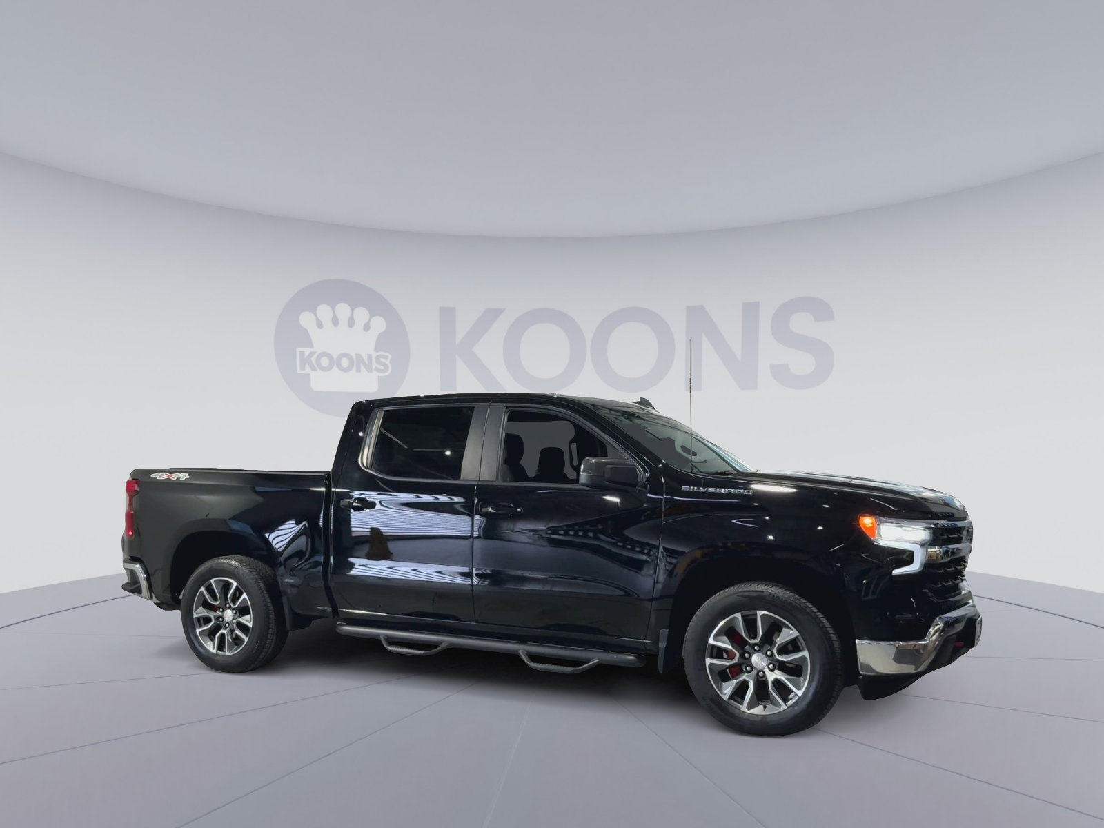 Used 2022 Chevrolet Silverado 1500 LT image 2