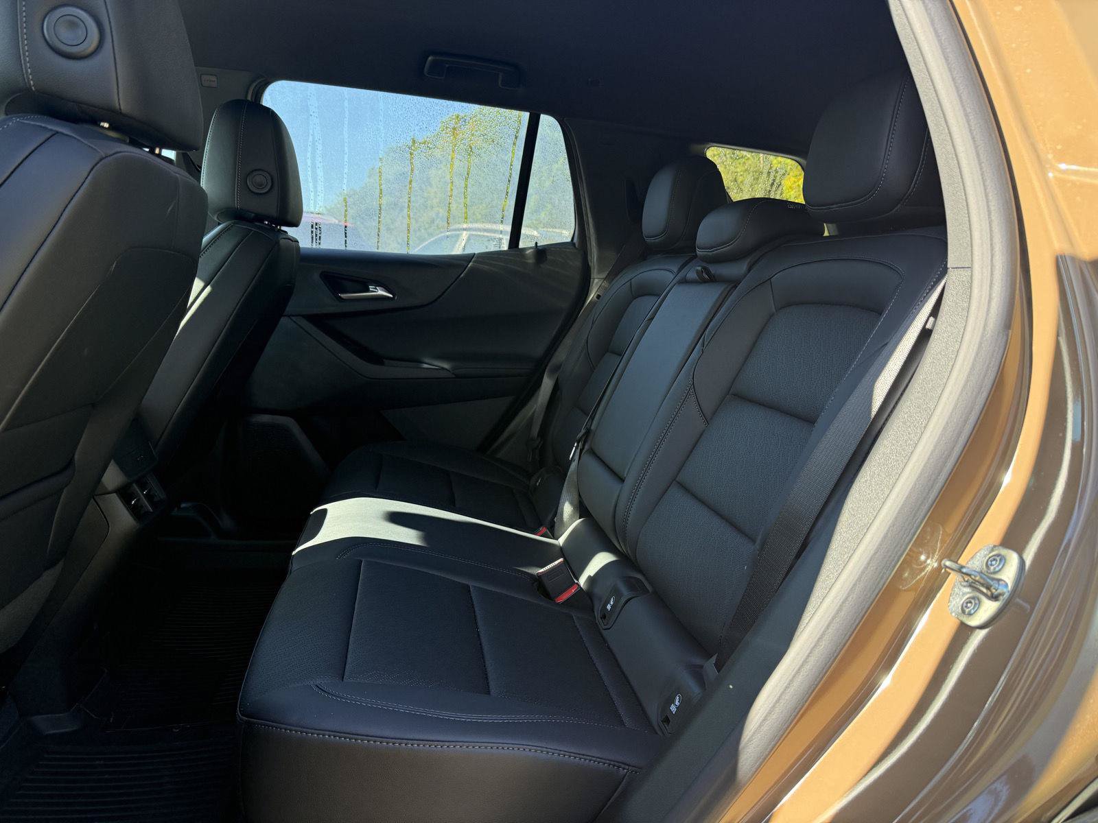 New 2027 Chevrolet Equinox LT w/ Convenience Package II AWD/4WD image 18