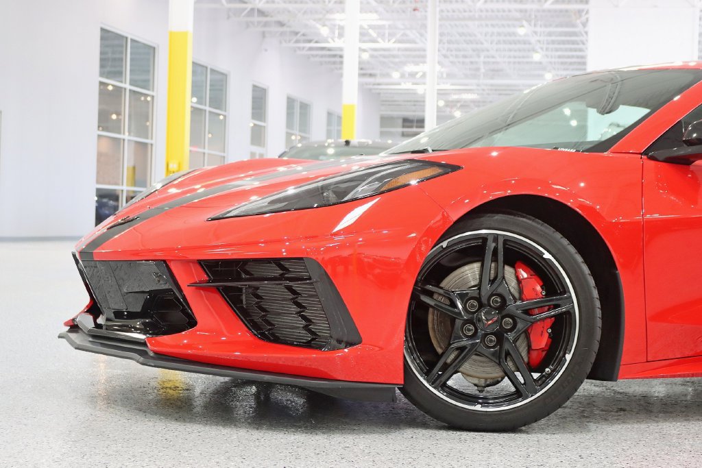 Used 2022 Chevrolet Corvette Stingray Preferred Cpe w/ Z51 Performance Package RWD image 2