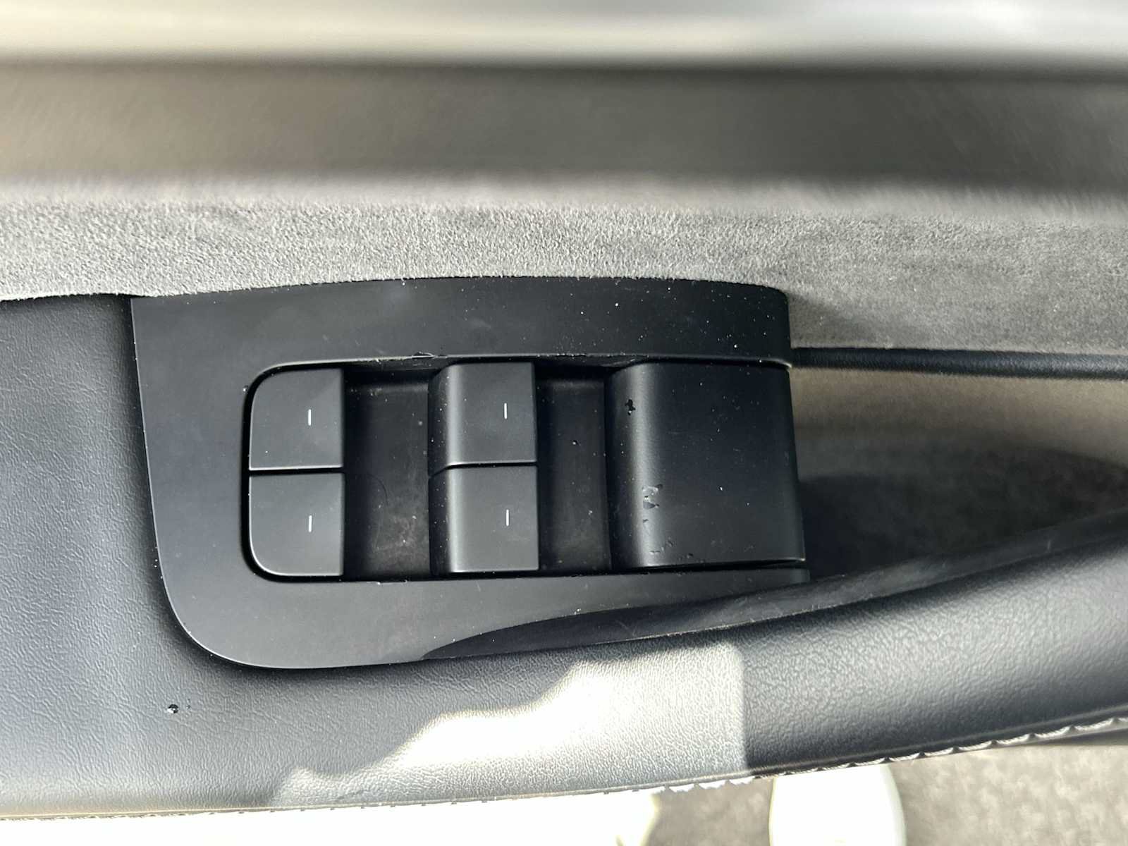 Used 2022 Tesla Model Y Long Range AWD/4WD image 15