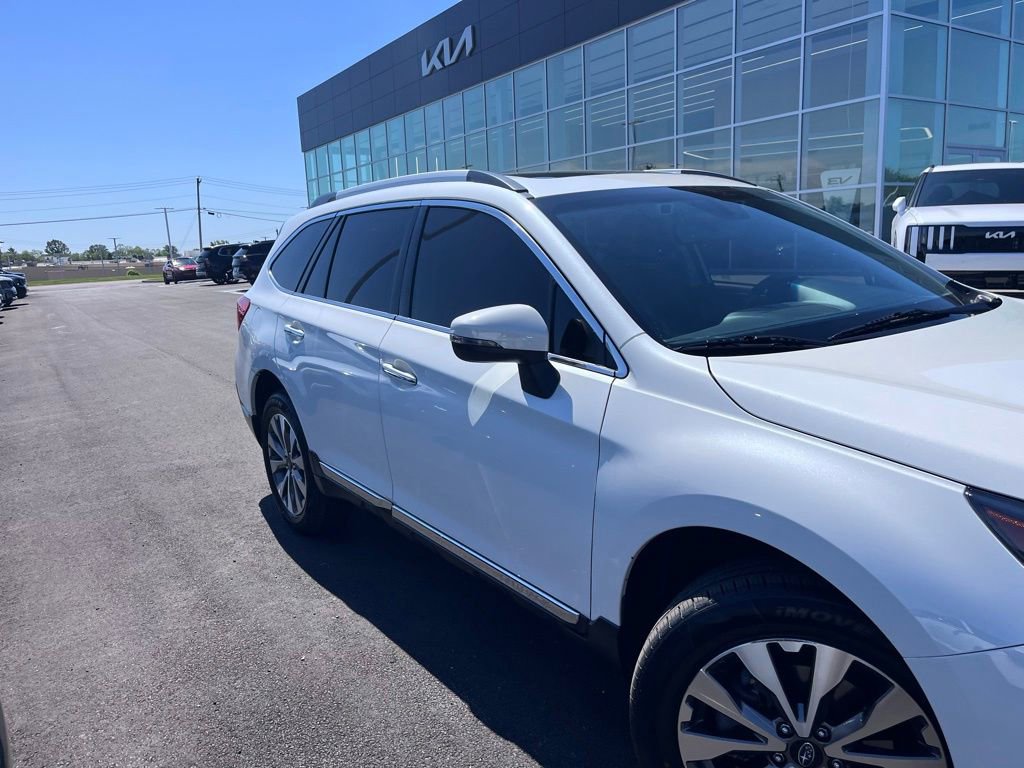 Used 2019 Subaru Outback 2.5i Touring w/ Popular Package #3A AWD/4WD image 2