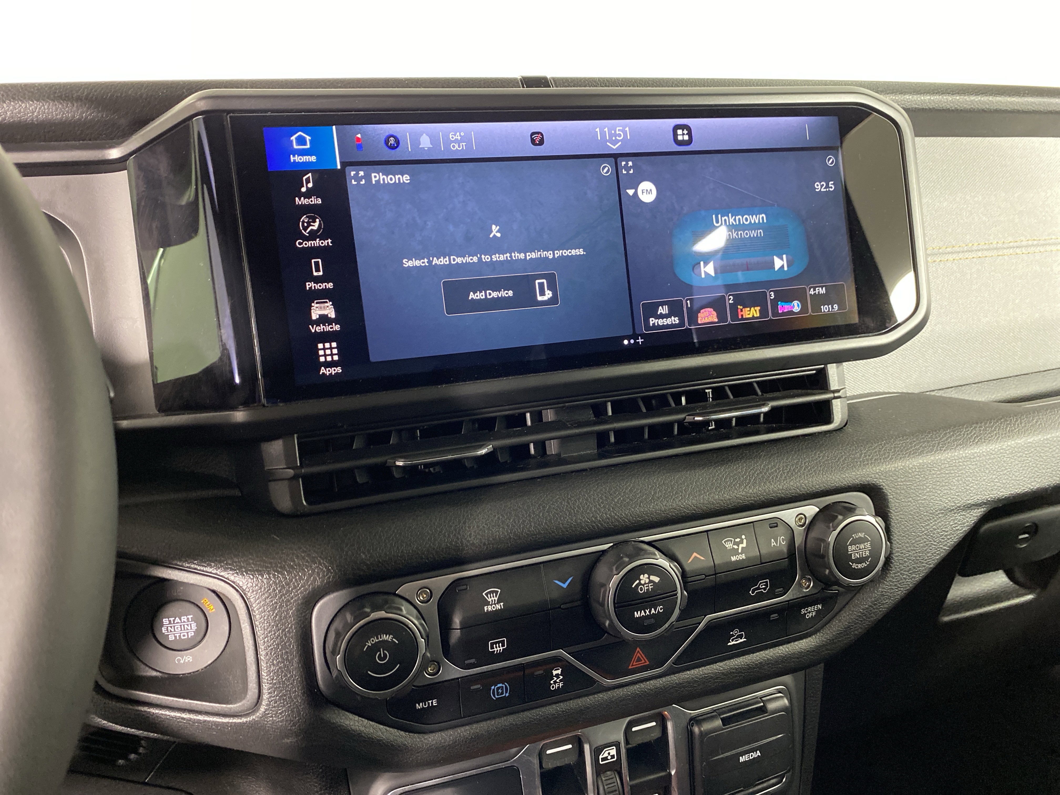 Used 2025 Jeep Wrangler Willys AWD/4WD image 33