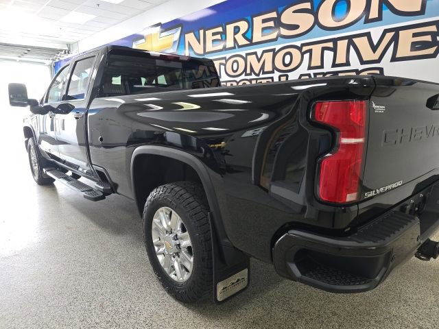 Used 2025 Chevrolet Silverado 3500 High Country w/ High Country Premium Package AWD/4WD image 5