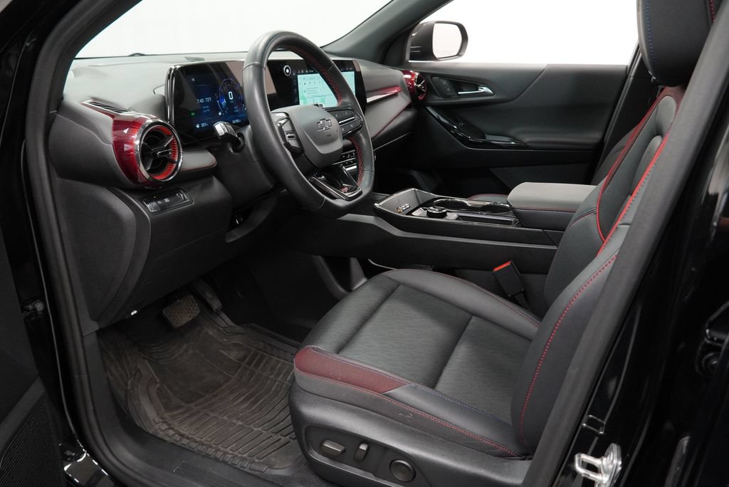 Certified 2025 Chevrolet Equinox RS w/ Safety and Technology Package FWD image 11