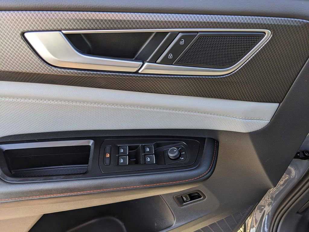 Certified 2025 Volkswagen Atlas Peak Edition SE AWD/4WD image 19