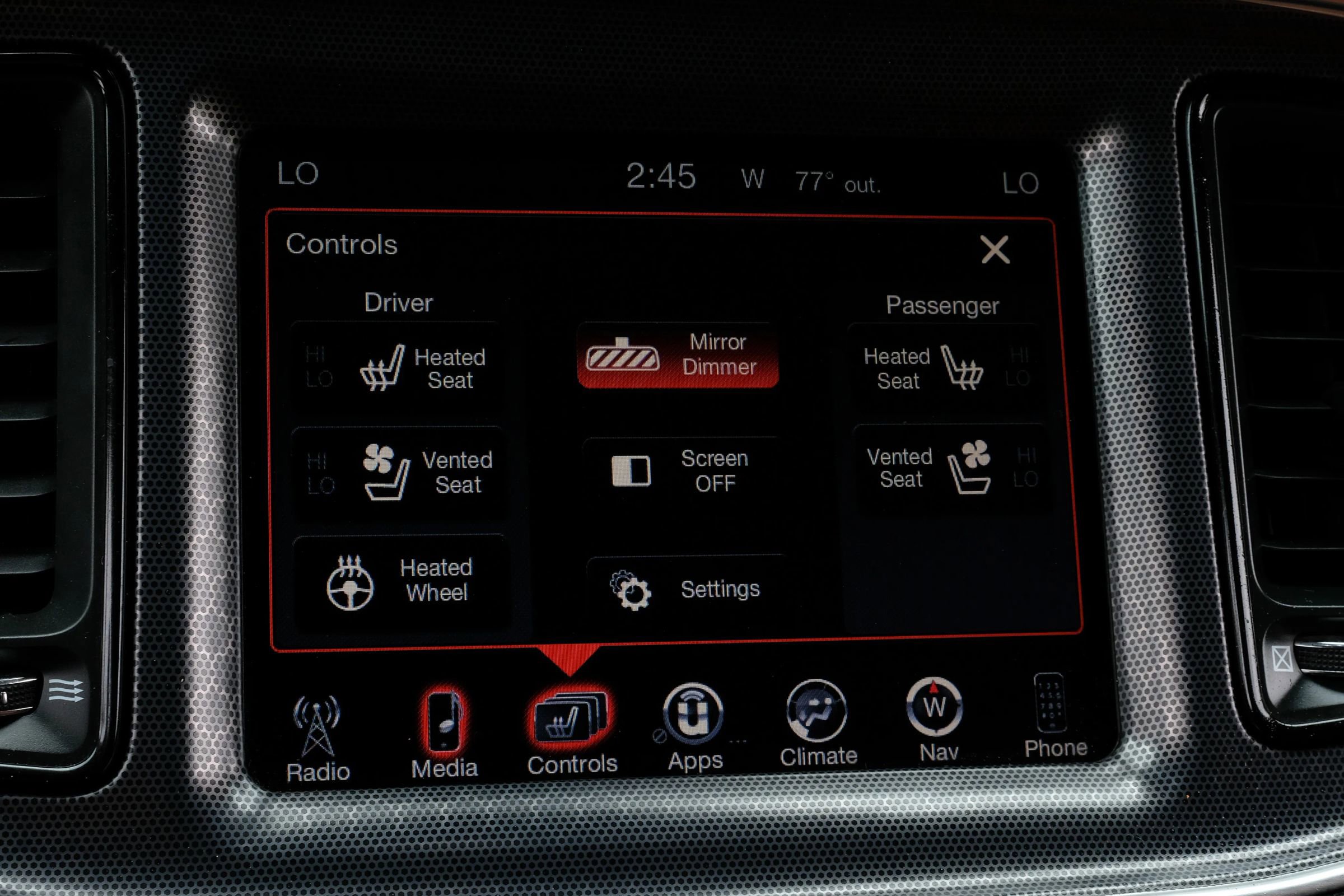 Used 2015 Dodge Challenger SRT w/ Technology Group RWD image 31