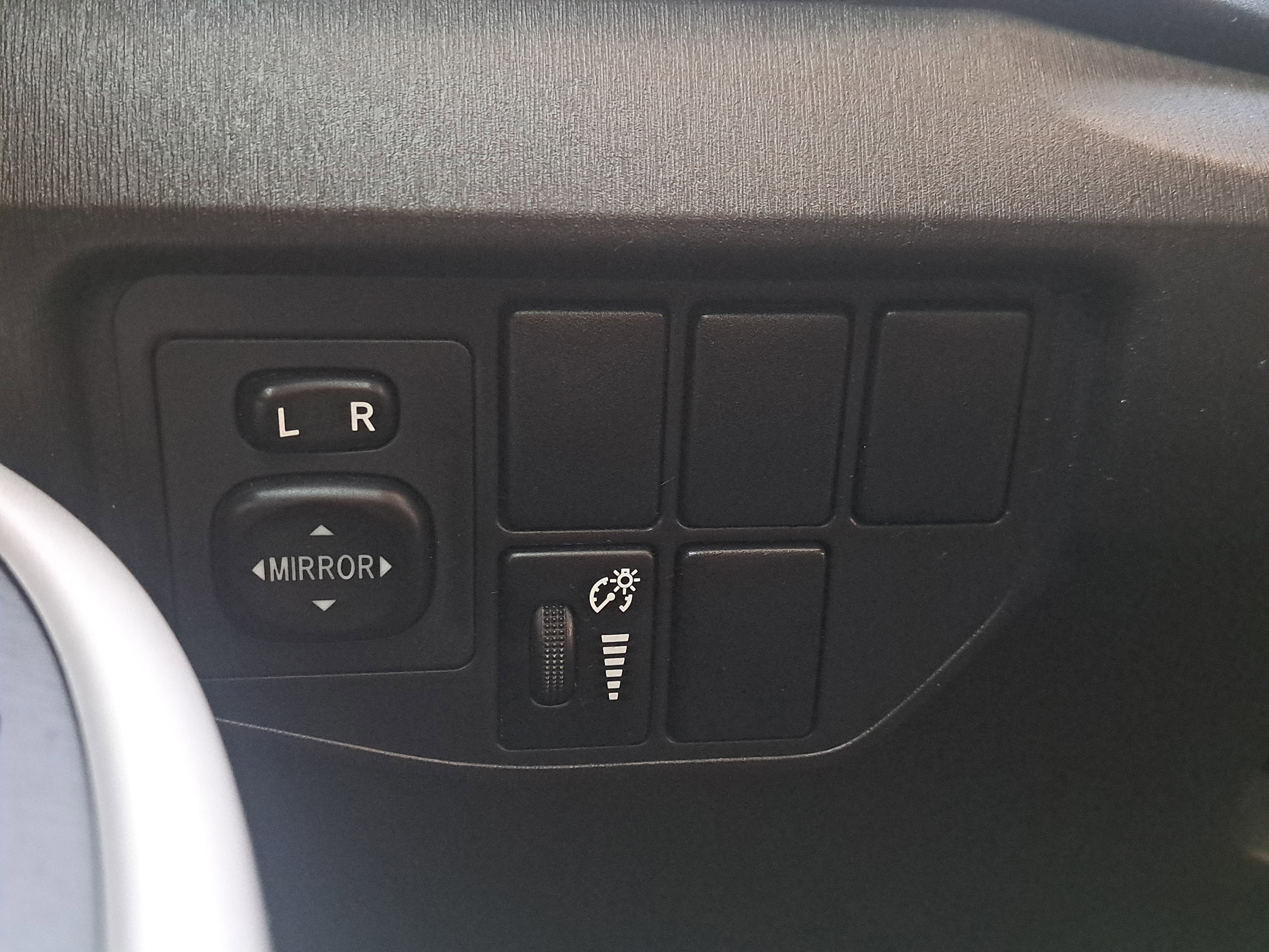 Used 2012 Toyota Prius Four image 27