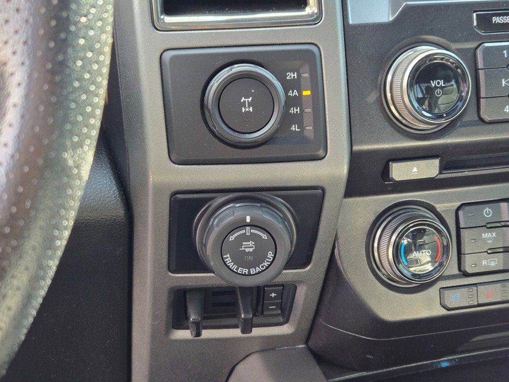 Used 2017 Ford F150 Raptor w/ Equipment Group 802A Luxury image 29