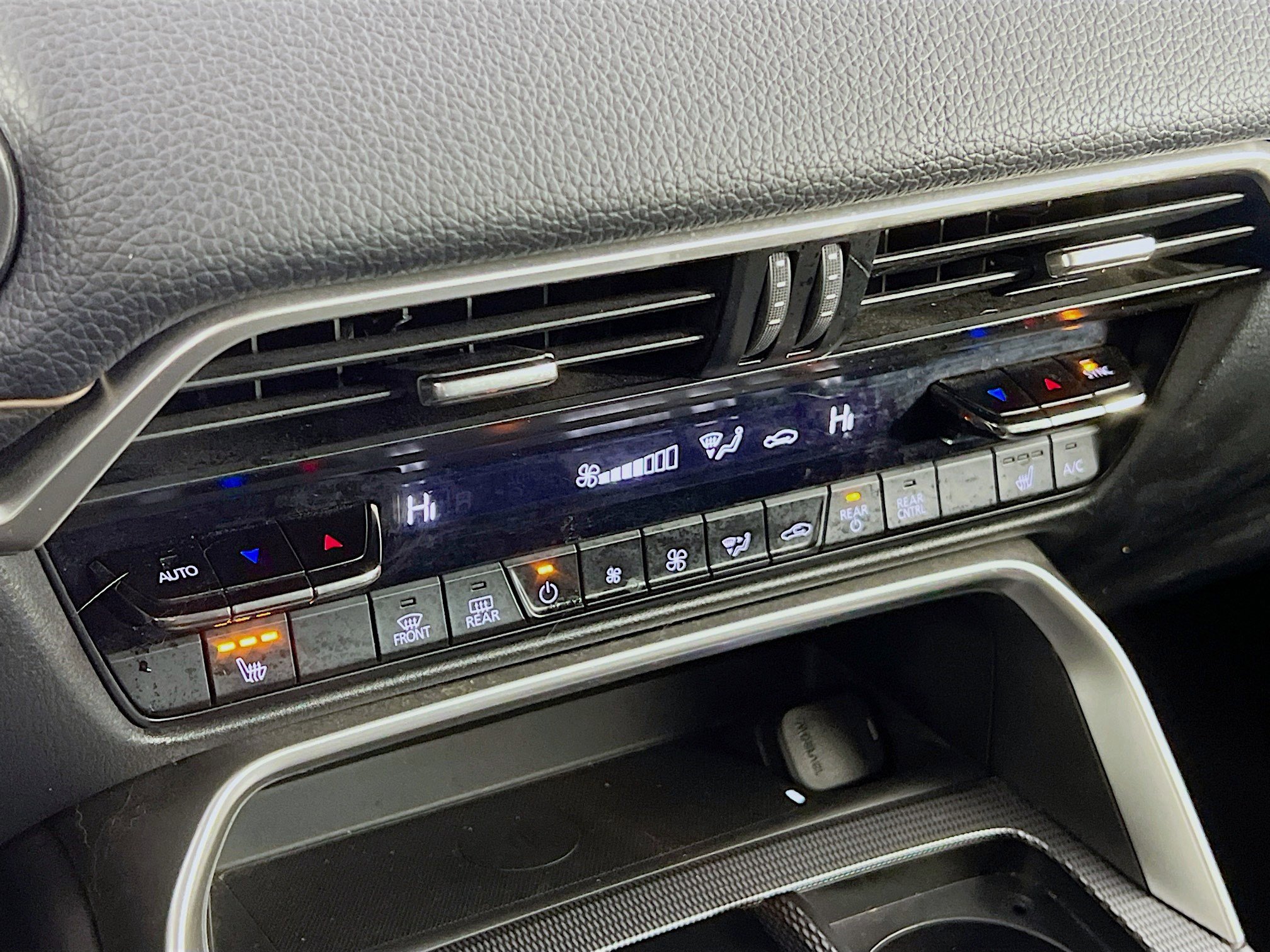 Used 2024 MAZDA CX-90 3.3 Turbo w/ Premium Package image 11