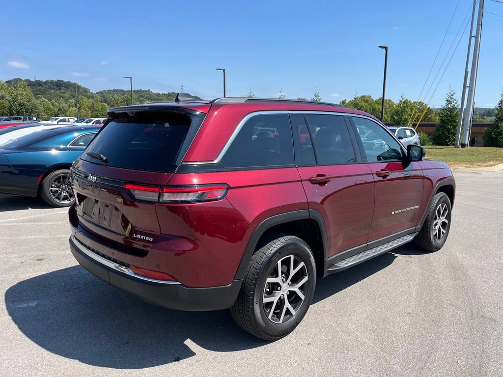 Used 2025 Jeep Grand Cherokee Limited w/ Luxury Tech Group II AWD/4WD image 3