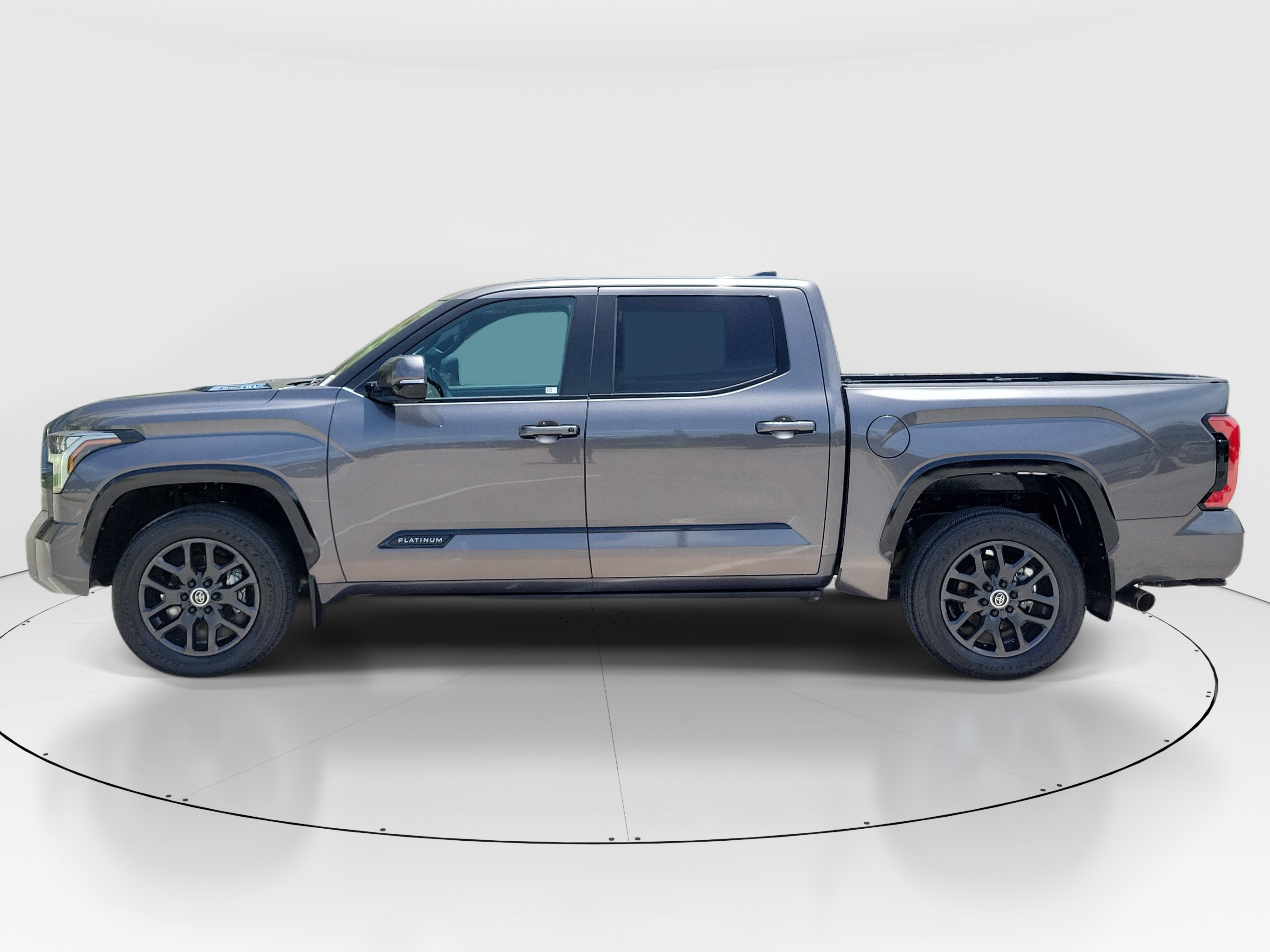 Used 2024 Toyota Tundra Platinum AWD/4WD image 6