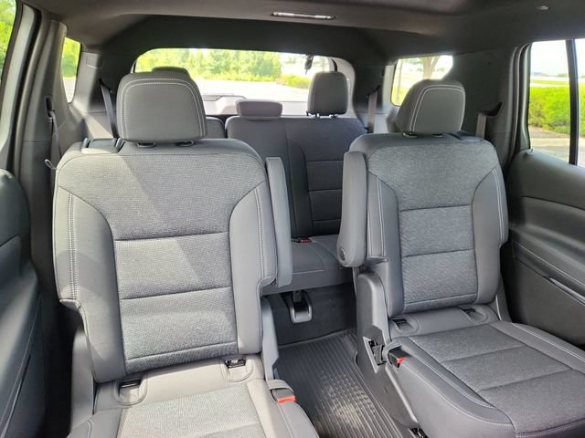 New 2026 Chevrolet Traverse LT w/ Sun and Wheel Package FWD image 18
