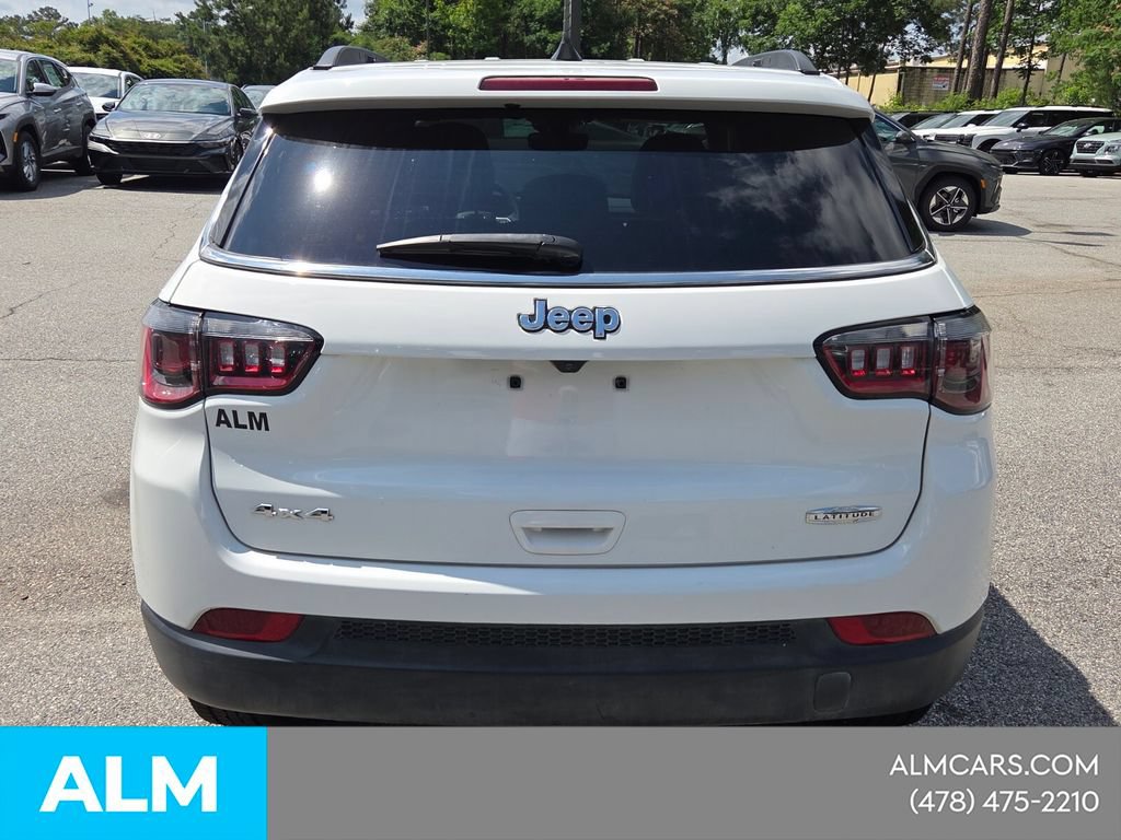 Used 2025 Jeep Compass Latitude AWD/4WD image 14