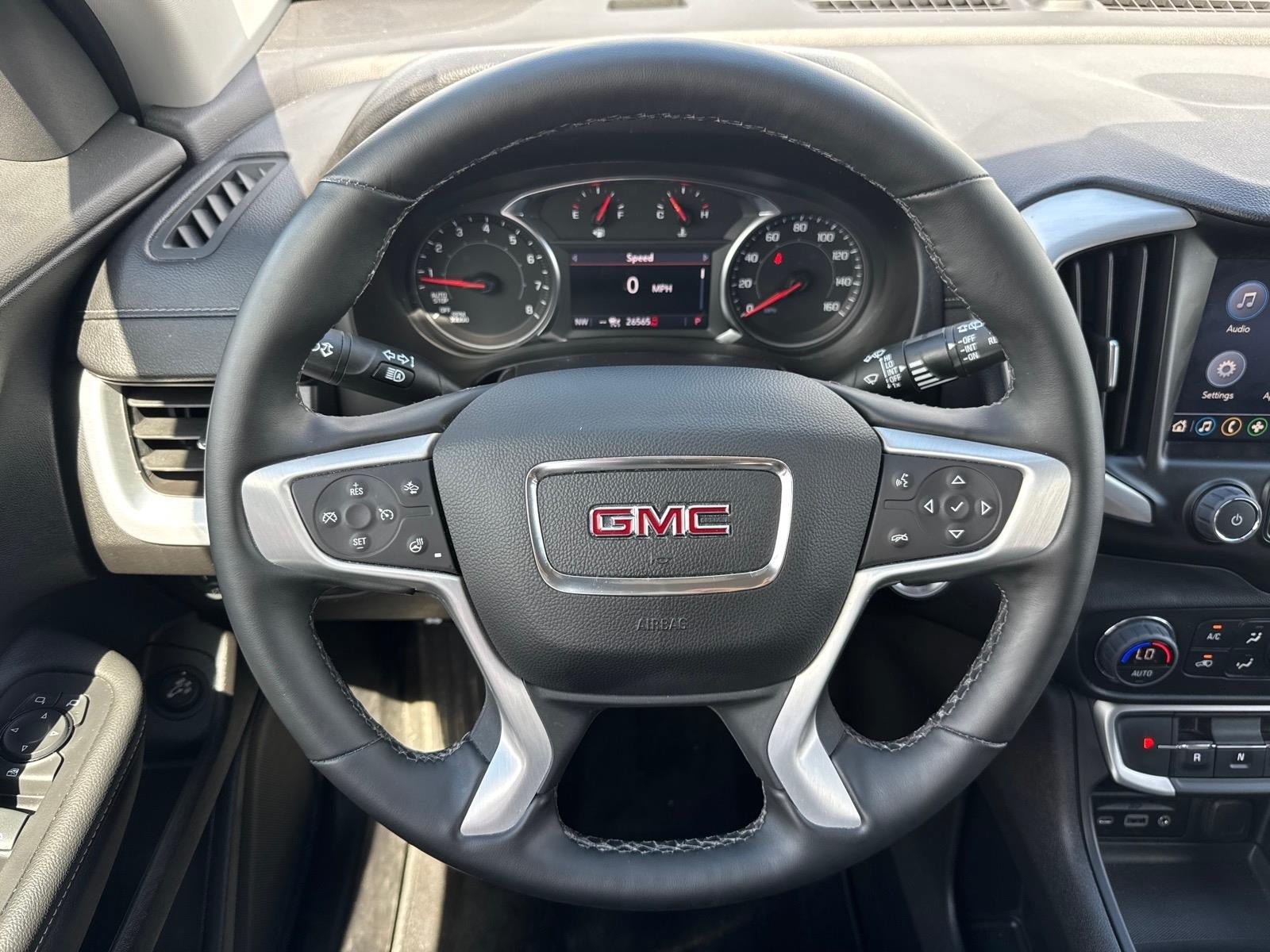 Used 2024 GMC Terrain SLT AWD/4WD image 8
