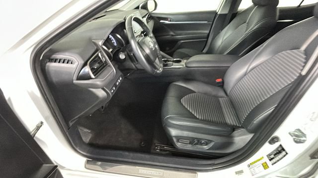 Used 2024 Toyota Camry SE FWD image 11