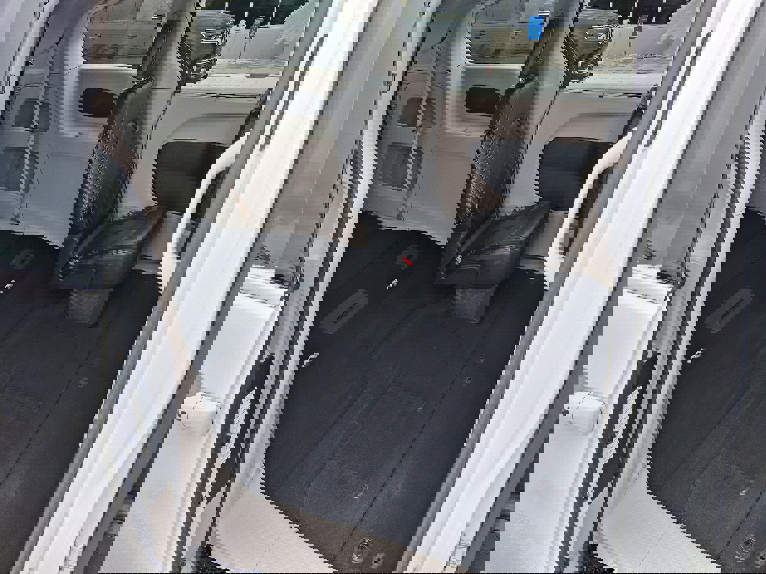 Used 2023 Chrysler Pacifica Touring-L FWD image 20